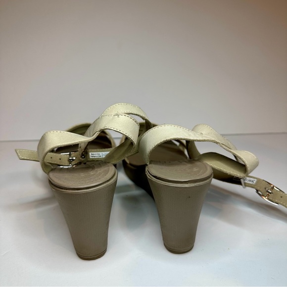 Crocs Women’s Leigh Beige Wedge Sandals- Ankle Strap-Dressy or Casual- Size 10 - Picture 2 of 5